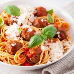 espaguetis-con-albondigas-receta (1)